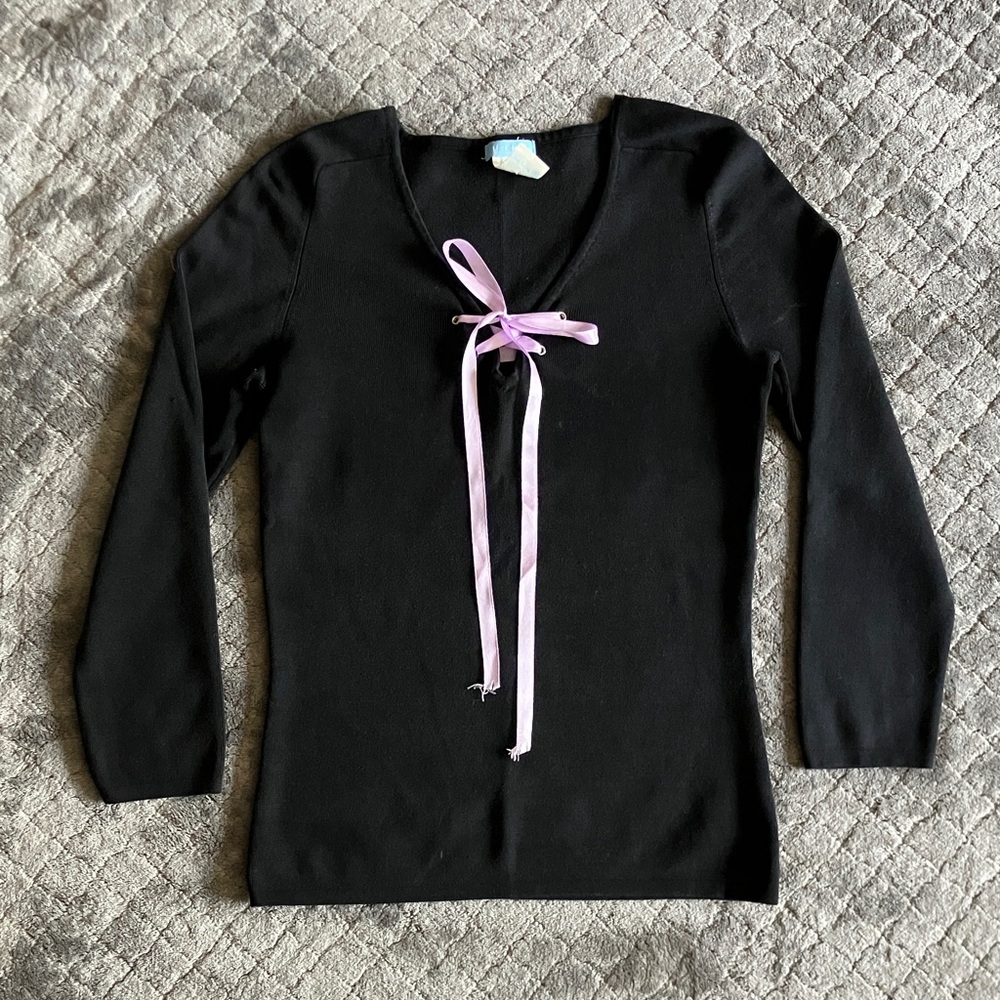 Black knit quarter sleeve top